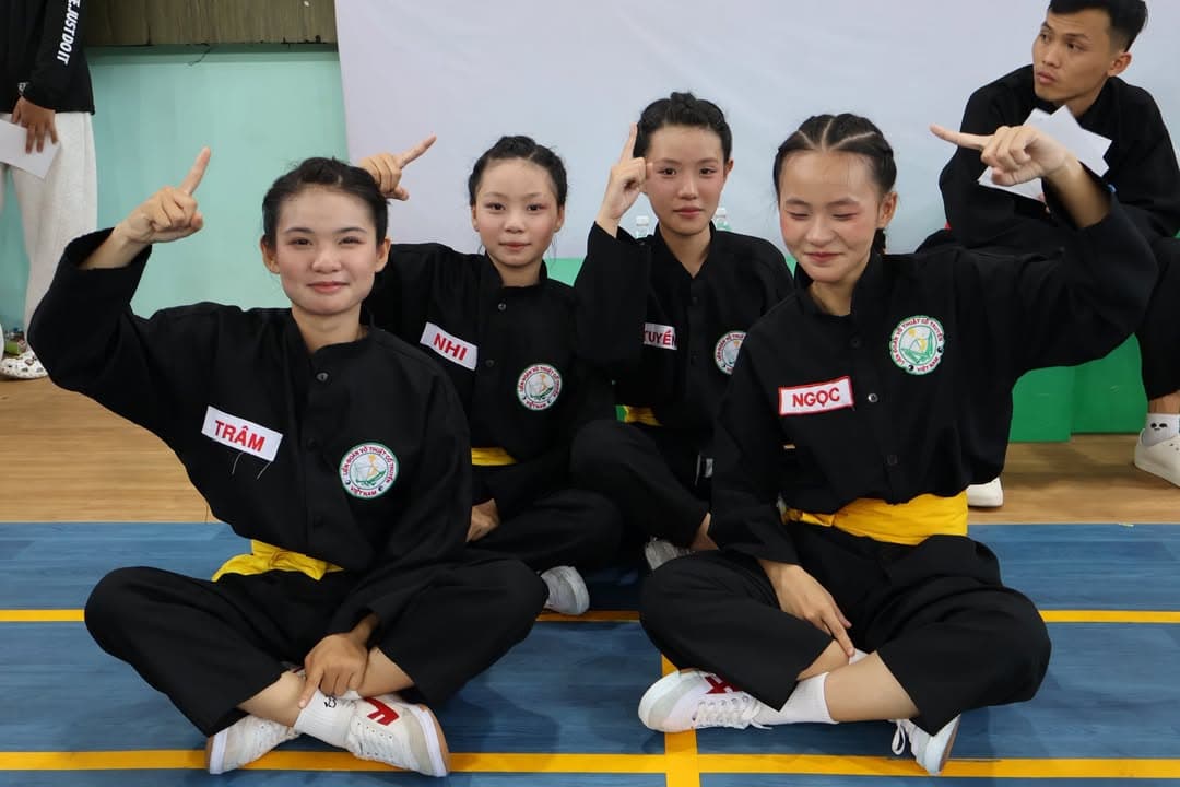 CHÚC MỪNG CÁC VÕ SINH PHẬT QUANG QUYỀN — hình 11