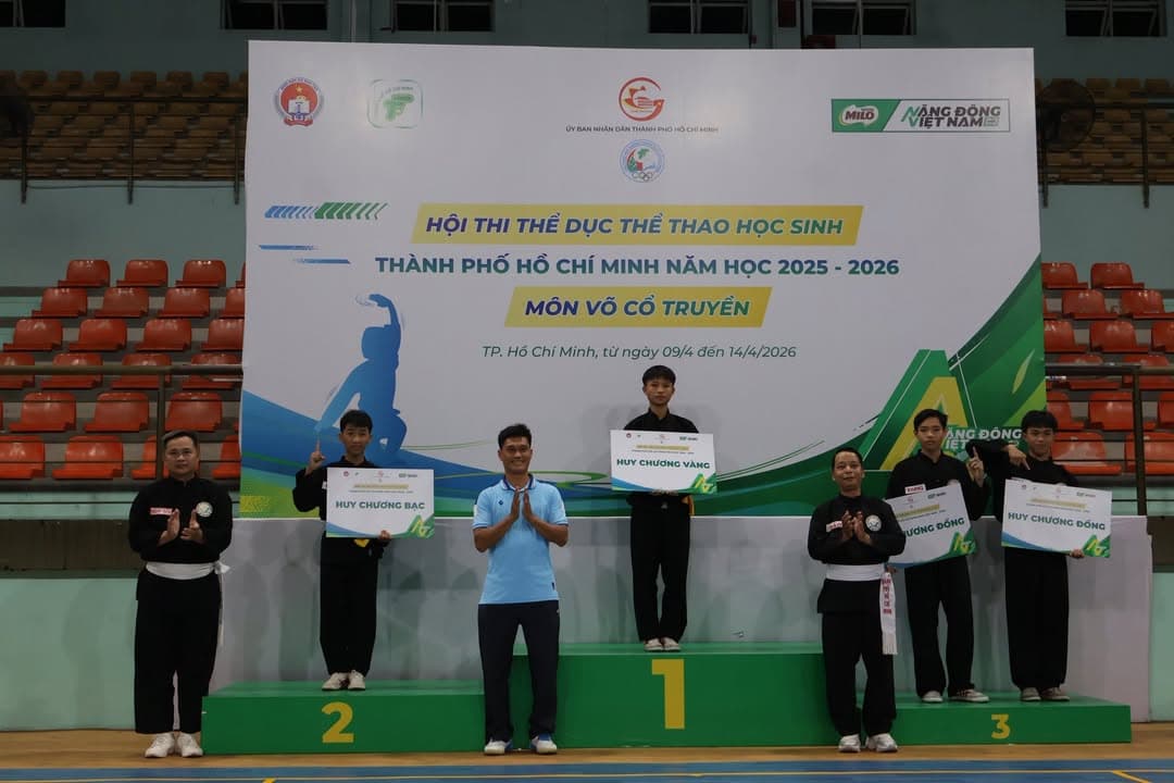 CHÚC MỪNG CÁC VÕ SINH PHẬT QUANG QUYỀN — hình 41