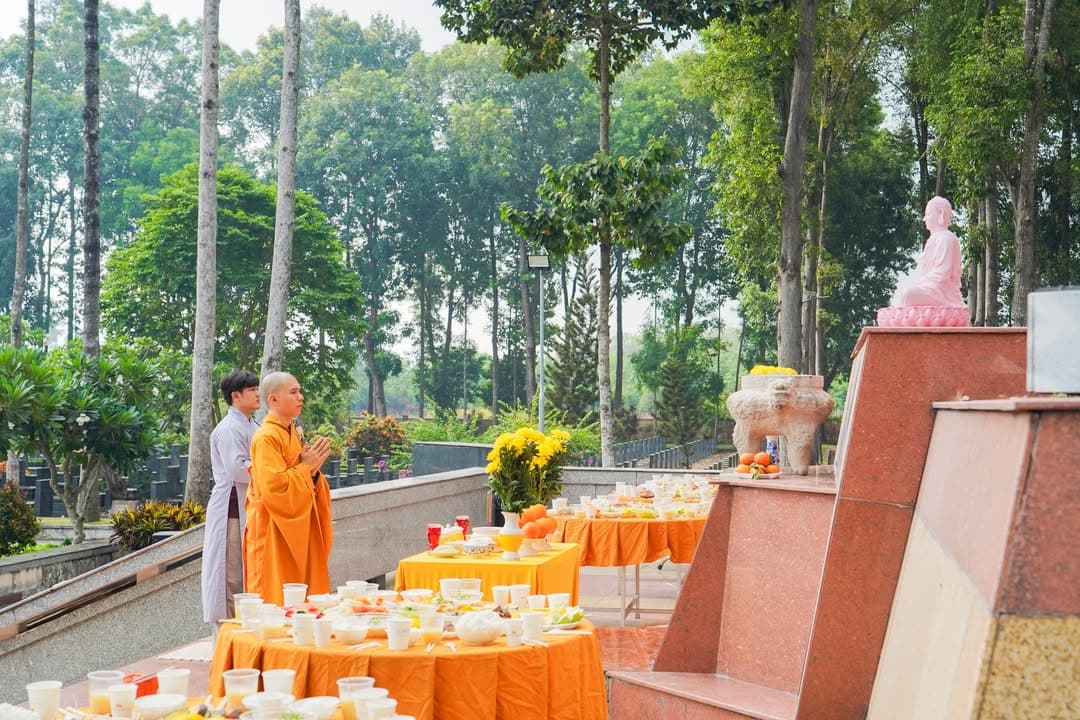 HÀNH TRÌNH VỀ NGUỒN: VIẾNG NGHĨA TRANG LIỆT SĨ VÀ THAM QUAN ĐỊA ĐẠO CỦ CHI (19/04/2026) — hình 17