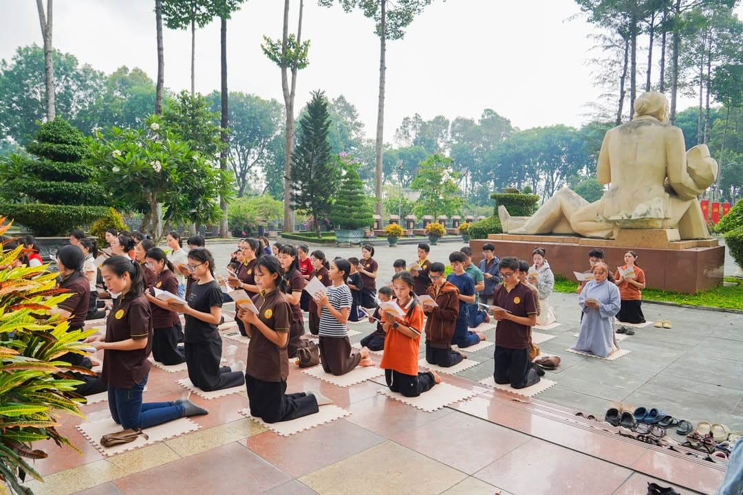 HÀNH TRÌNH VỀ NGUỒN: VIẾNG NGHĨA TRANG LIỆT SĨ VÀ THAM QUAN ĐỊA ĐẠO CỦ CHI (19/04/2026) — hình 22