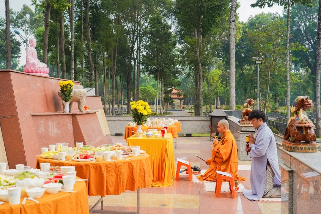 HÀNH TRÌNH VỀ NGUỒN: VIẾNG NGHĨA TRANG LIỆT SĨ VÀ THAM QUAN ĐỊA ĐẠO CỦ CHI (19/04/2026) — hình 24
