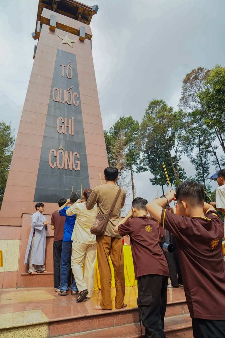 HÀNH TRÌNH VỀ NGUỒN: VIẾNG NGHĨA TRANG LIỆT SĨ VÀ THAM QUAN ĐỊA ĐẠO CỦ CHI (19/04/2026) — hình 33