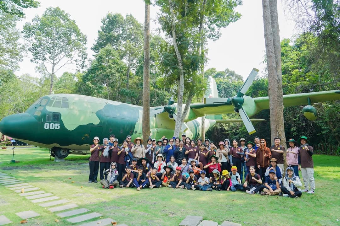 HÀNH TRÌNH VỀ NGUỒN: VIẾNG NGHĨA TRANG LIỆT SĨ VÀ THAM QUAN ĐỊA ĐẠO CỦ CHI (19/04/2026) — hình 39