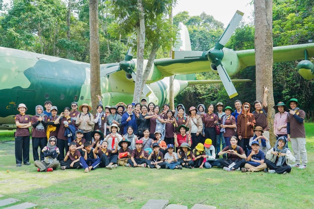 HÀNH TRÌNH VỀ NGUỒN: VIẾNG NGHĨA TRANG LIỆT SĨ VÀ THAM QUAN ĐỊA ĐẠO CỦ CHI (19/04/2026) — hình 40