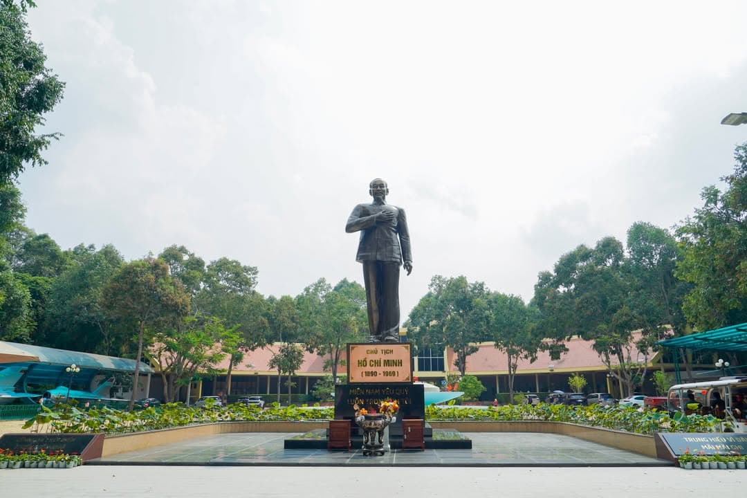 HÀNH TRÌNH VỀ NGUỒN: VIẾNG NGHĨA TRANG LIỆT SĨ VÀ THAM QUAN ĐỊA ĐẠO CỦ CHI (19/04/2026) — hình 43