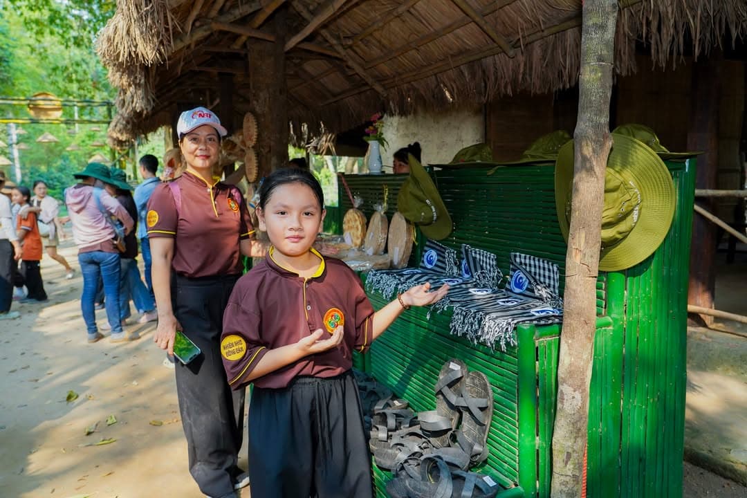 HÀNH TRÌNH VỀ NGUỒN: VIẾNG NGHĨA TRANG LIỆT SĨ VÀ THAM QUAN ĐỊA ĐẠO CỦ CHI (19/04/2026) — hình 56