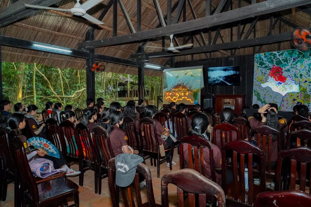 HÀNH TRÌNH VỀ NGUỒN: VIẾNG NGHĨA TRANG LIỆT SĨ VÀ THAM QUAN ĐỊA ĐẠO CỦ CHI (19/04/2026) — hình 63
