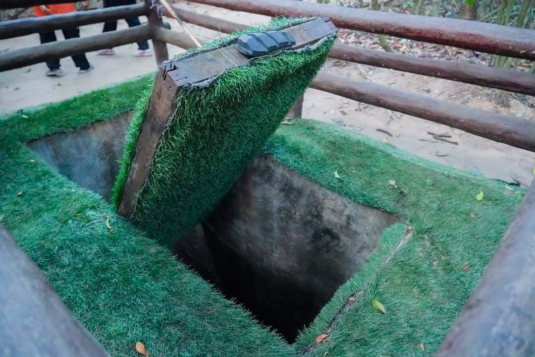HÀNH TRÌNH VỀ NGUỒN: VIẾNG NGHĨA TRANG LIỆT SĨ VÀ THAM QUAN ĐỊA ĐẠO CỦ CHI (19/04/2026) — hình 72