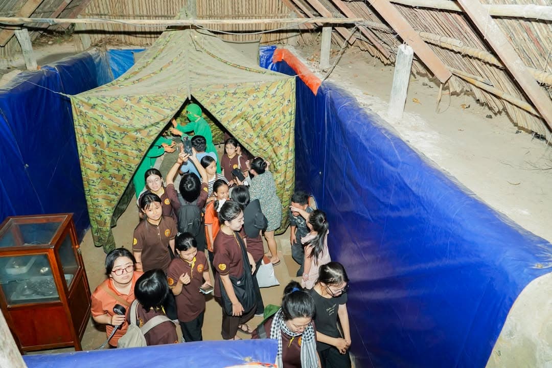 HÀNH TRÌNH VỀ NGUỒN: VIẾNG NGHĨA TRANG LIỆT SĨ VÀ THAM QUAN ĐỊA ĐẠO CỦ CHI (19/04/2026) — hình 73
