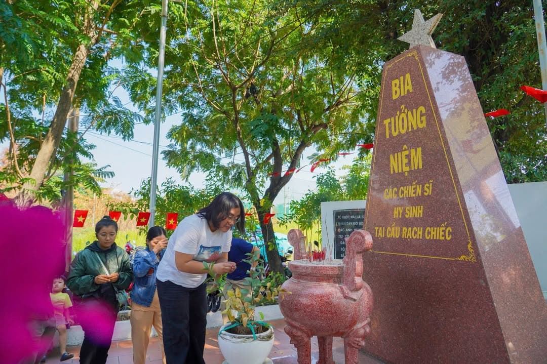 51 NĂM BẢN HÙNG CA THỐNG NHẤT – KHÁT VỌNG VƯƠN CAO TỪ LỊCH SỬ HÀO HÙNG — hình 10