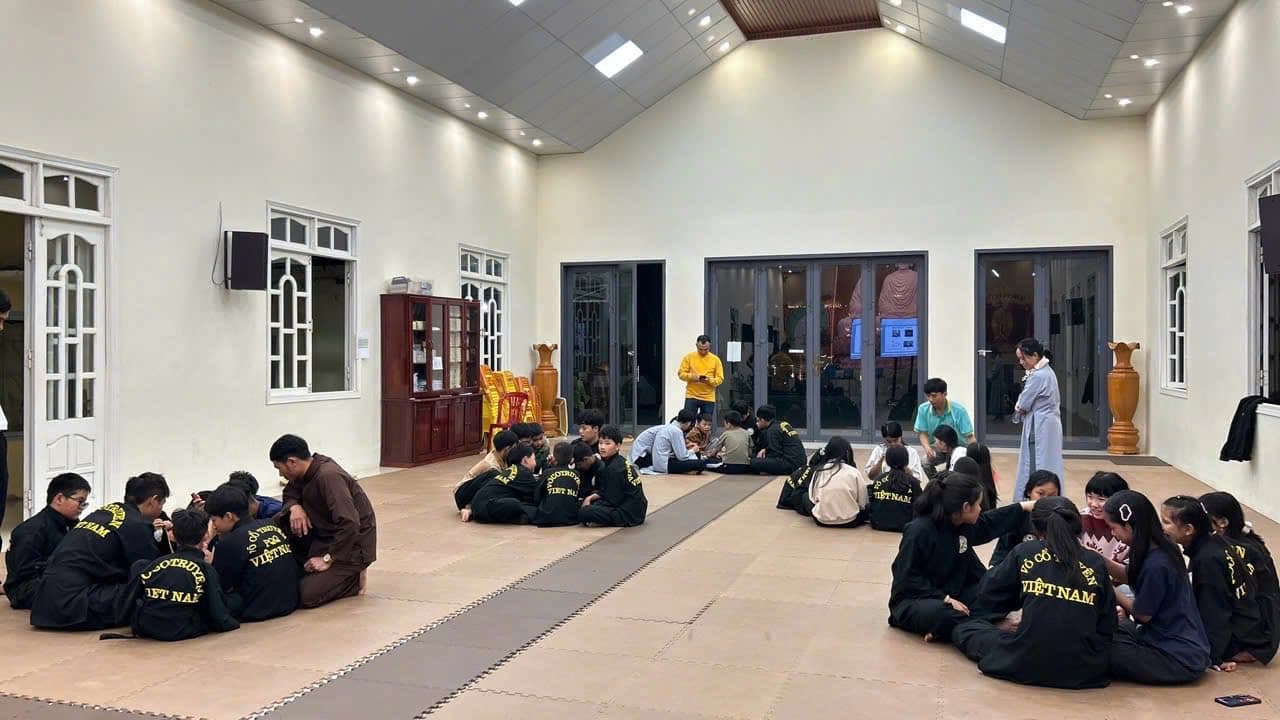 BUỔI HỌC “AN TOÀN ĐIỆN” – VỪA HỌC VỪA VUI CỦA CÁC VÕ SINH LỚP VÕ CHÙA HUỆ LÂM - ĐÀ LẠT — hình 5