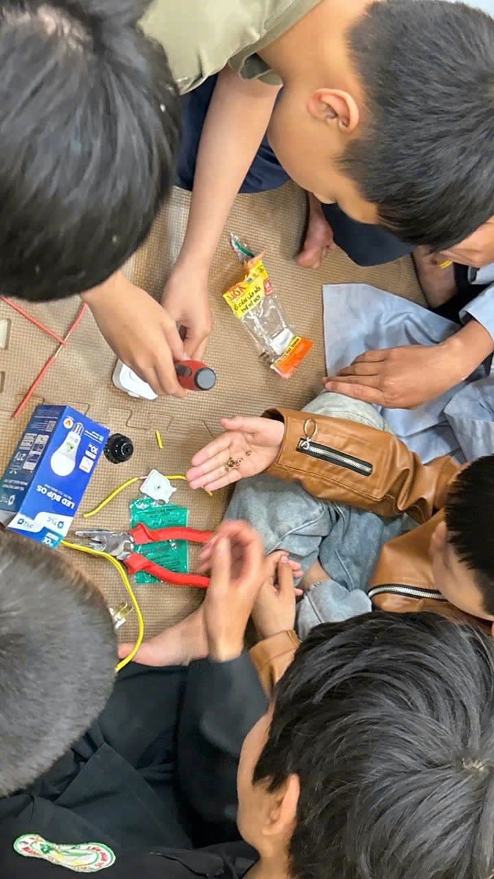 BUỔI HỌC “AN TOÀN ĐIỆN” – VỪA HỌC VỪA VUI CỦA CÁC VÕ SINH LỚP VÕ CHÙA HUỆ LÂM - ĐÀ LẠT — hình 8