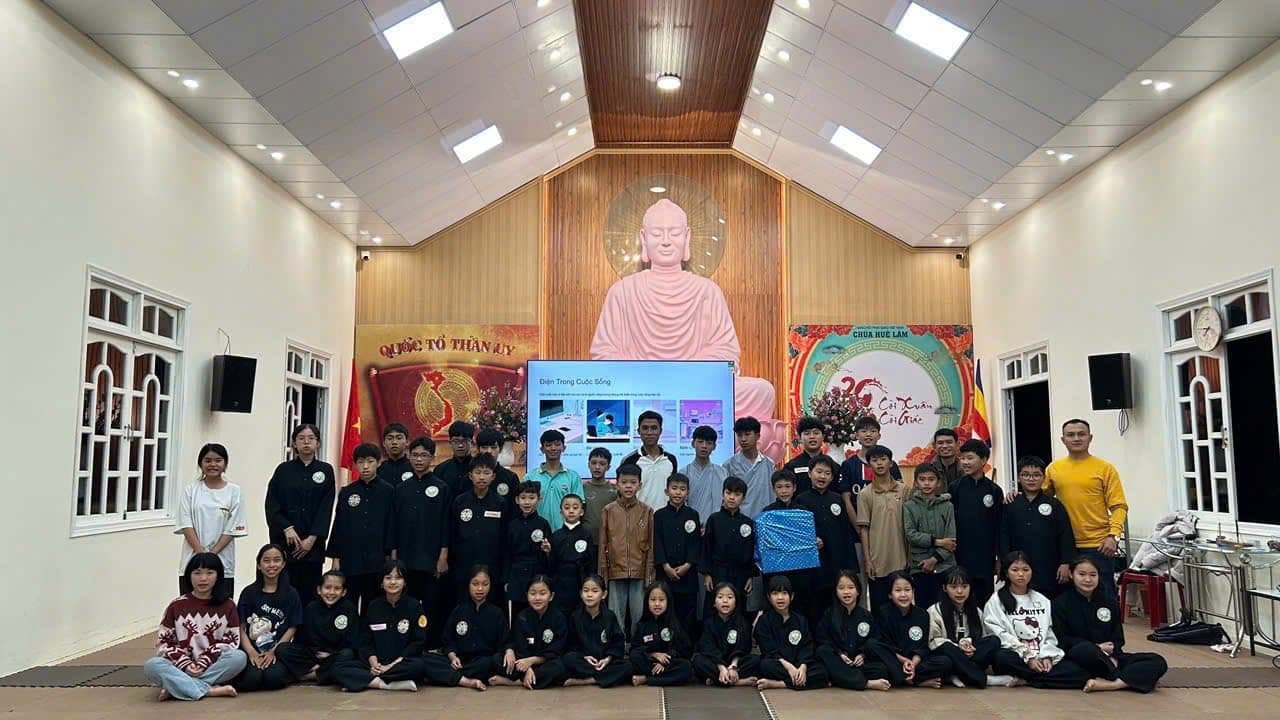 BUỔI HỌC “AN TOÀN ĐIỆN” – VỪA HỌC VỪA VUI CỦA CÁC VÕ SINH LỚP VÕ CHÙA HUỆ LÂM - ĐÀ LẠT — hình 15