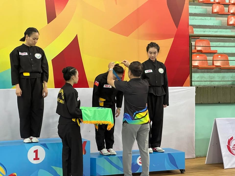 MÃN NHÃN NGÀY THI ĐẤU CHUNG KẾT NỘI DUNG QUYỀN THUẬT MÔN VÕ CỔ TRUYỀN TẠI ĐẠI HỘI TDTT TP — hình 82