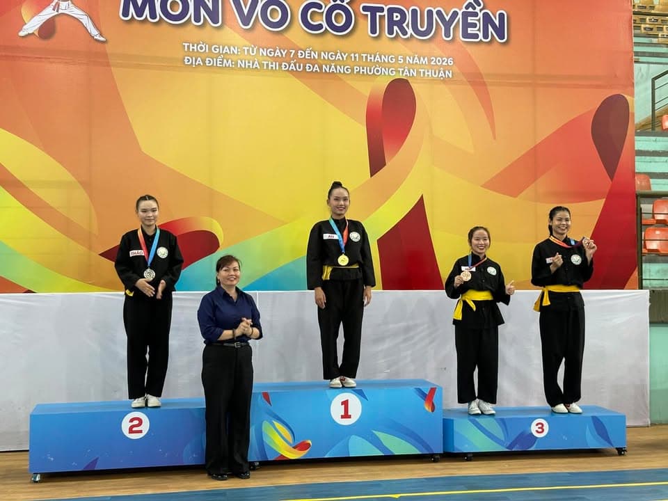 MÃN NHÃN NGÀY THI ĐẤU CHUNG KẾT NỘI DUNG QUYỀN THUẬT MÔN VÕ CỔ TRUYỀN TẠI ĐẠI HỘI TDTT TP — hình 94