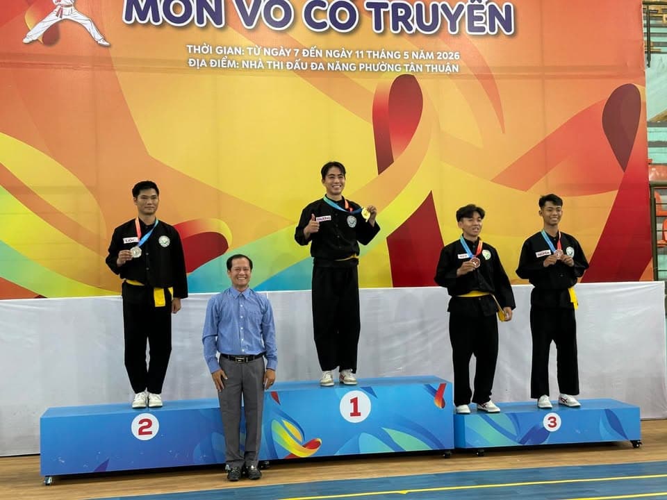 MÃN NHÃN NGÀY THI ĐẤU CHUNG KẾT NỘI DUNG QUYỀN THUẬT MÔN VÕ CỔ TRUYỀN TẠI ĐẠI HỘI TDTT TP — hình 98