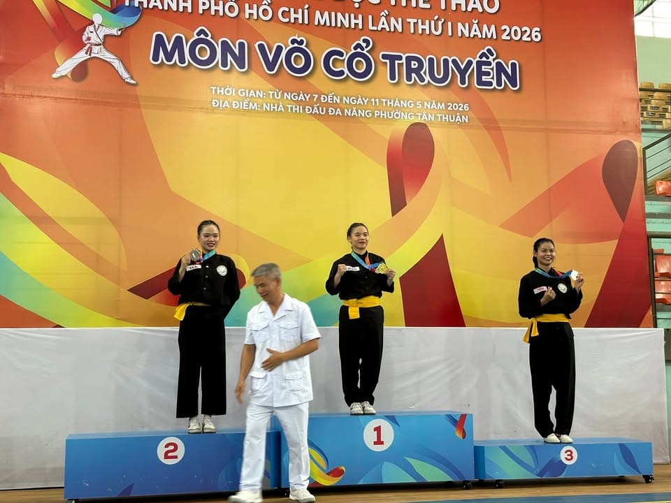 CHÚC MỪNG CÁC MÔN SINH VÀ VÕ SINH PHẬT QUANG QUYỀN — hình 8