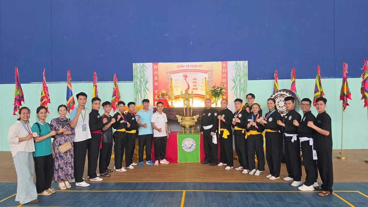 CHÚC MỪNG CÁC MÔN SINH VÀ VÕ SINH PHẬT QUANG QUYỀN — hình 12