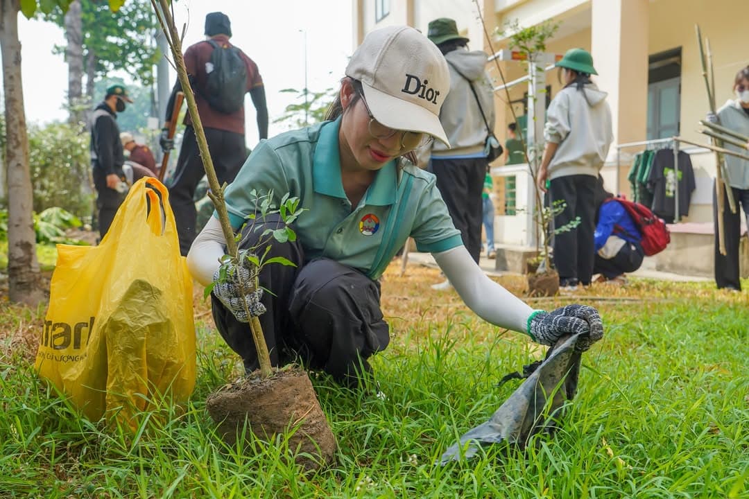 TRỒNG CÂY LẠI NHỚ ĐẾN NGƯỜI — hình 30