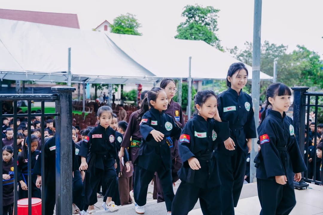 RỰC RỠ TINH THẦN VÕ ĐẠO GIỮA NGÀY HÈ: VÕ ĐƯỜNG THẮNG QUANG TỔ CHỨC KỲ THI THĂNG CẤP ĐAI… — hình 6
