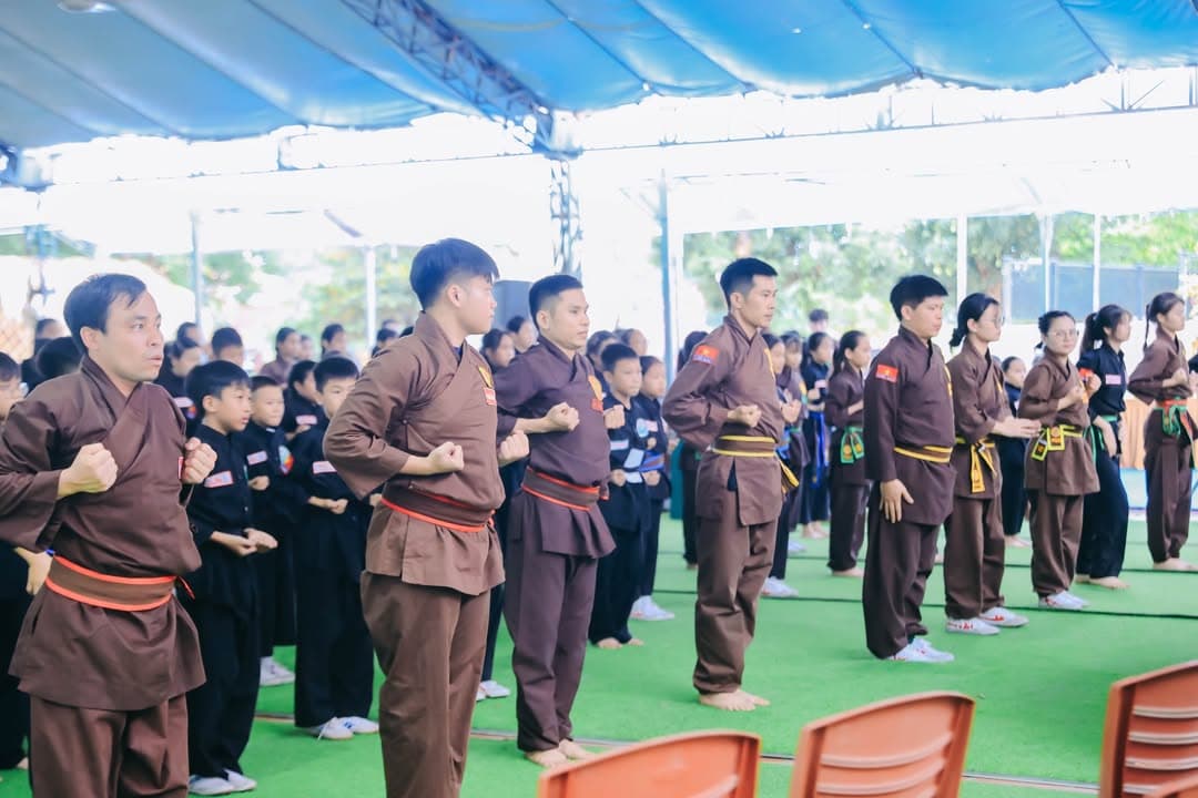RỰC RỠ TINH THẦN VÕ ĐẠO GIỮA NGÀY HÈ: VÕ ĐƯỜNG THẮNG QUANG TỔ CHỨC KỲ THI THĂNG CẤP ĐAI… — hình 33