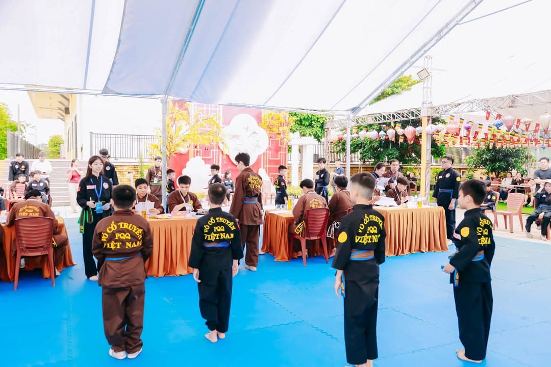 RỰC RỠ TINH THẦN VÕ ĐẠO GIỮA NGÀY HÈ: VÕ ĐƯỜNG THẮNG QUANG TỔ CHỨC KỲ THI THĂNG CẤP ĐAI… — hình 70