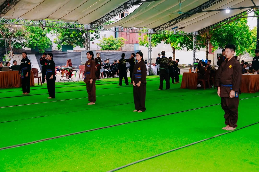 RỰC RỠ TINH THẦN VÕ ĐẠO GIỮA NGÀY HÈ: VÕ ĐƯỜNG THẮNG QUANG TỔ CHỨC KỲ THI THĂNG CẤP ĐAI… — hình 71
