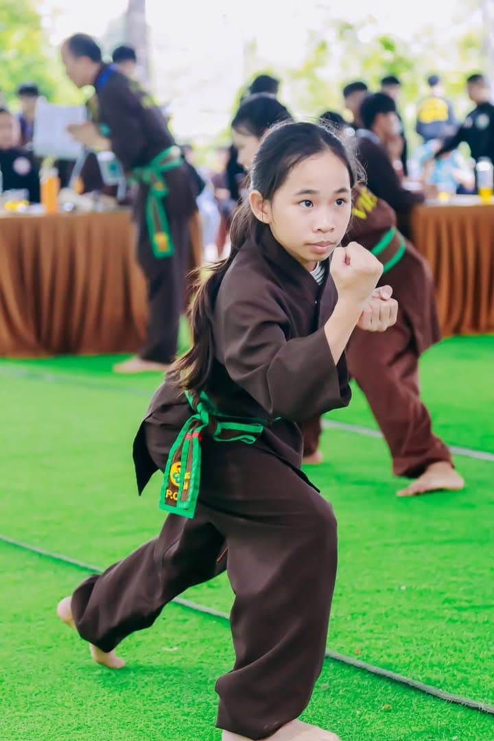 RỰC RỠ TINH THẦN VÕ ĐẠO GIỮA NGÀY HÈ: VÕ ĐƯỜNG THẮNG QUANG TỔ CHỨC KỲ THI THĂNG CẤP ĐAI… — hình 75