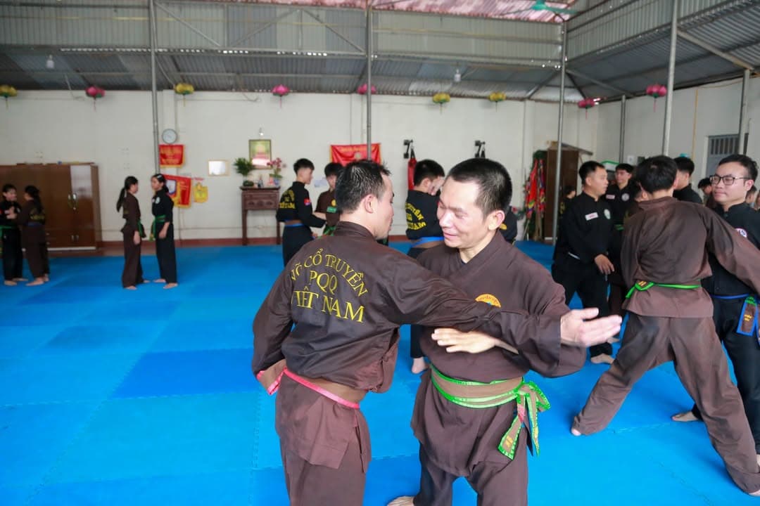 THÉP ĐÃ TÔI TRONG LỬA ĐỎ GIỮA NGÀY NẮNG HÈ - BUỔI TẬP HUẤN THÁNG 6 CỦA VÕ ĐƯỜNG THẮNG Q… — hình 18