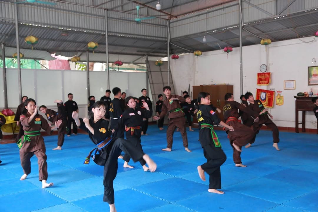 THÉP ĐÃ TÔI TRONG LỬA ĐỎ GIỮA NGÀY NẮNG HÈ - BUỔI TẬP HUẤN THÁNG 6 CỦA VÕ ĐƯỜNG THẮNG Q… — hình 19