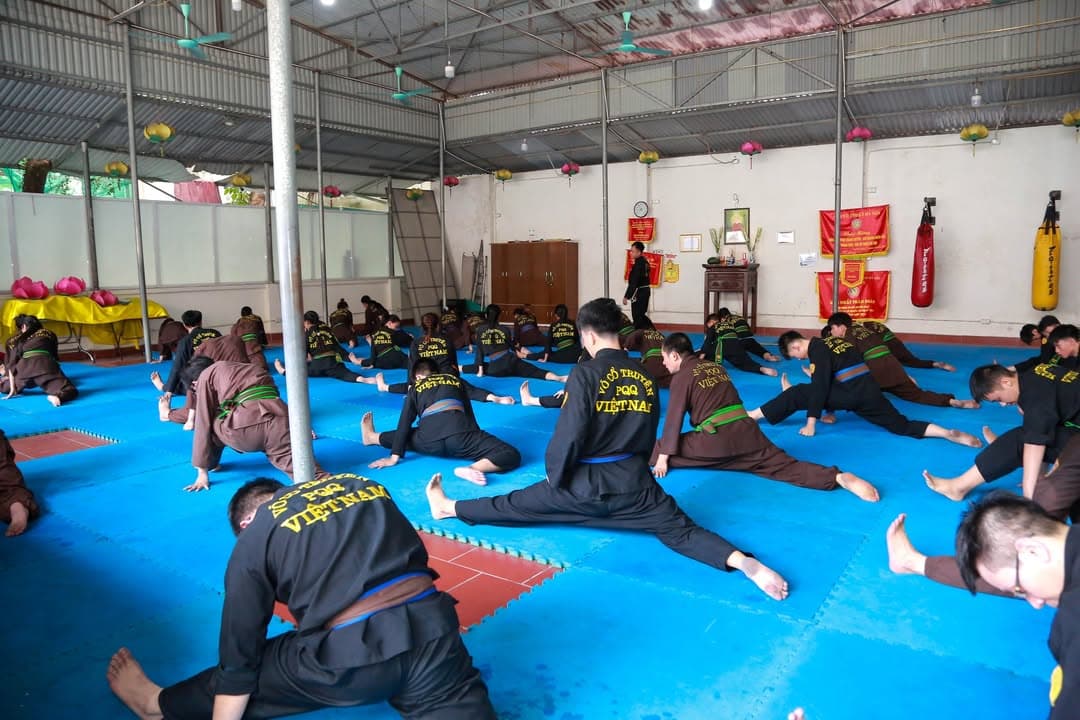 THÉP ĐÃ TÔI TRONG LỬA ĐỎ GIỮA NGÀY NẮNG HÈ - BUỔI TẬP HUẤN THÁNG 6 CỦA VÕ ĐƯỜNG THẮNG Q… — hình 24