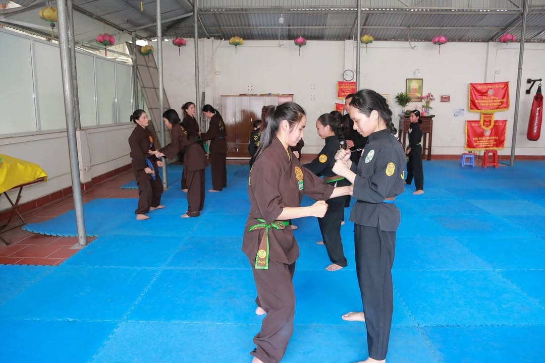 THÉP ĐÃ TÔI TRONG LỬA ĐỎ GIỮA NGÀY NẮNG HÈ - BUỔI TẬP HUẤN THÁNG 6 CỦA VÕ ĐƯỜNG THẮNG Q… — hình 25