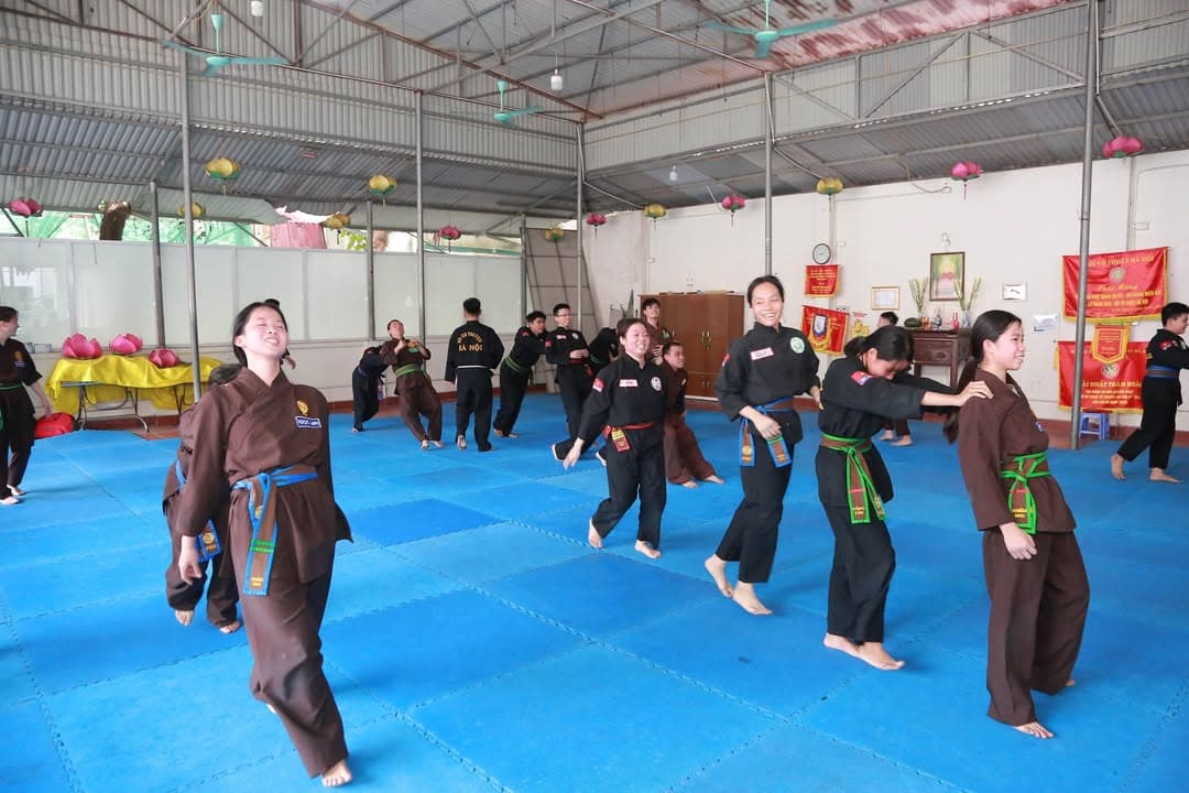 THÉP ĐÃ TÔI TRONG LỬA ĐỎ GIỮA NGÀY NẮNG HÈ - BUỔI TẬP HUẤN THÁNG 6 CỦA VÕ ĐƯỜNG THẮNG Q… — hình 26