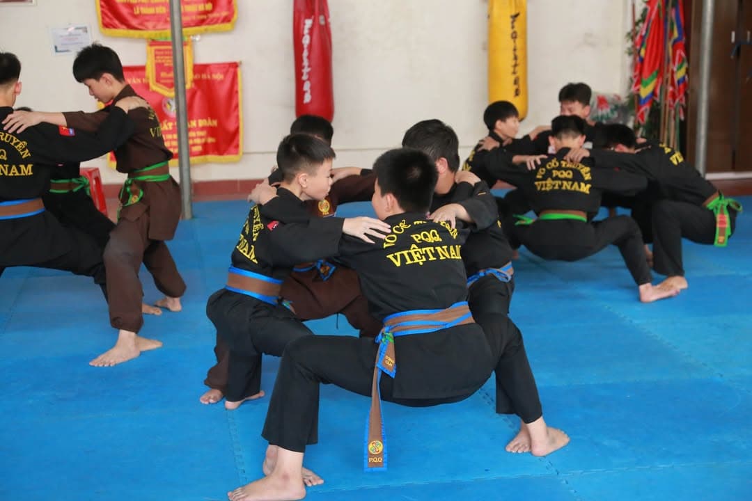 THÉP ĐÃ TÔI TRONG LỬA ĐỎ GIỮA NGÀY NẮNG HÈ - BUỔI TẬP HUẤN THÁNG 6 CỦA VÕ ĐƯỜNG THẮNG Q… — hình 32