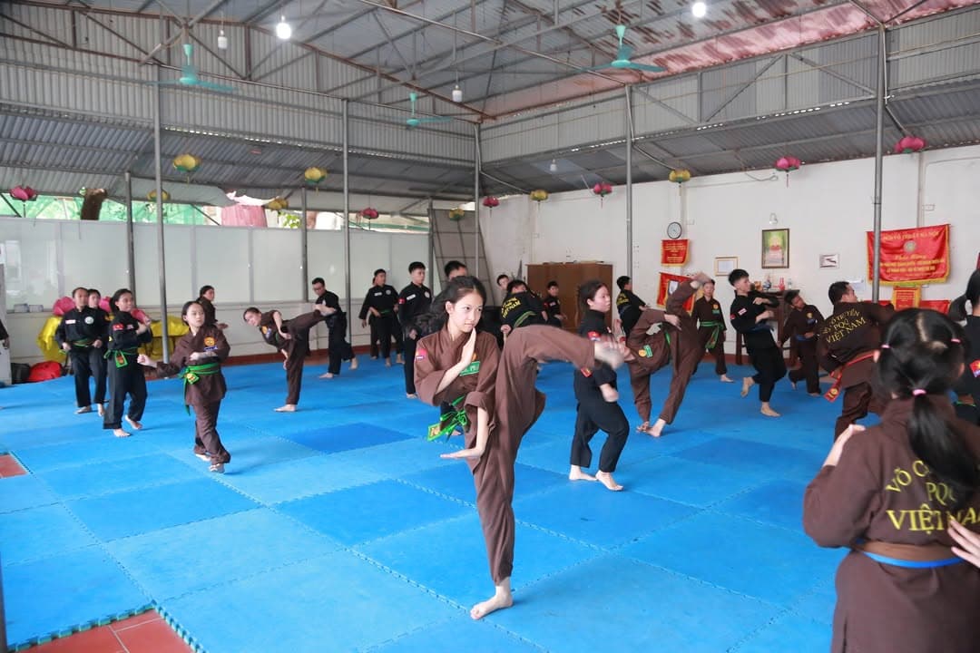 THÉP ĐÃ TÔI TRONG LỬA ĐỎ GIỮA NGÀY NẮNG HÈ - BUỔI TẬP HUẤN THÁNG 6 CỦA VÕ ĐƯỜNG THẮNG Q… — hình 35