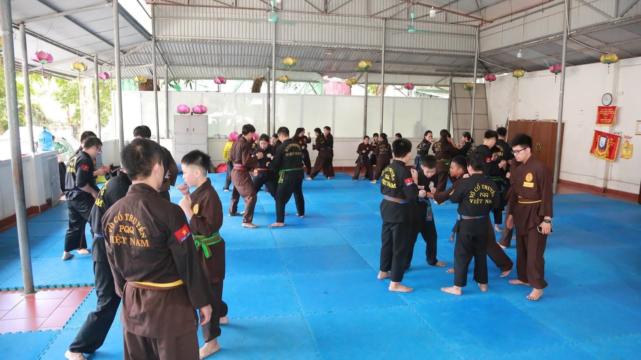 THÉP ĐÃ TÔI TRONG LỬA ĐỎ GIỮA NGÀY NẮNG HÈ - BUỔI TẬP HUẤN THÁNG 6 CỦA VÕ ĐƯỜNG THẮNG Q… — hình 37