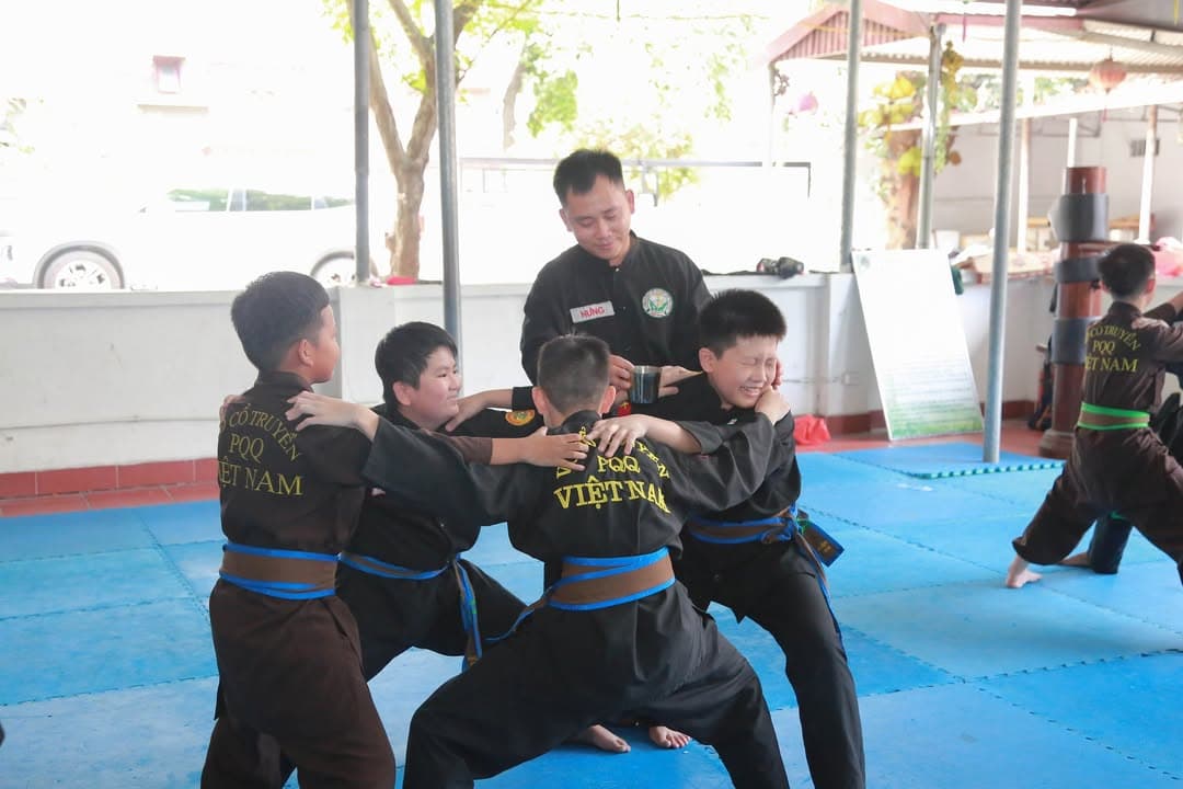 THÉP ĐÃ TÔI TRONG LỬA ĐỎ GIỮA NGÀY NẮNG HÈ - BUỔI TẬP HUẤN THÁNG 6 CỦA VÕ ĐƯỜNG THẮNG Q… — hình 40