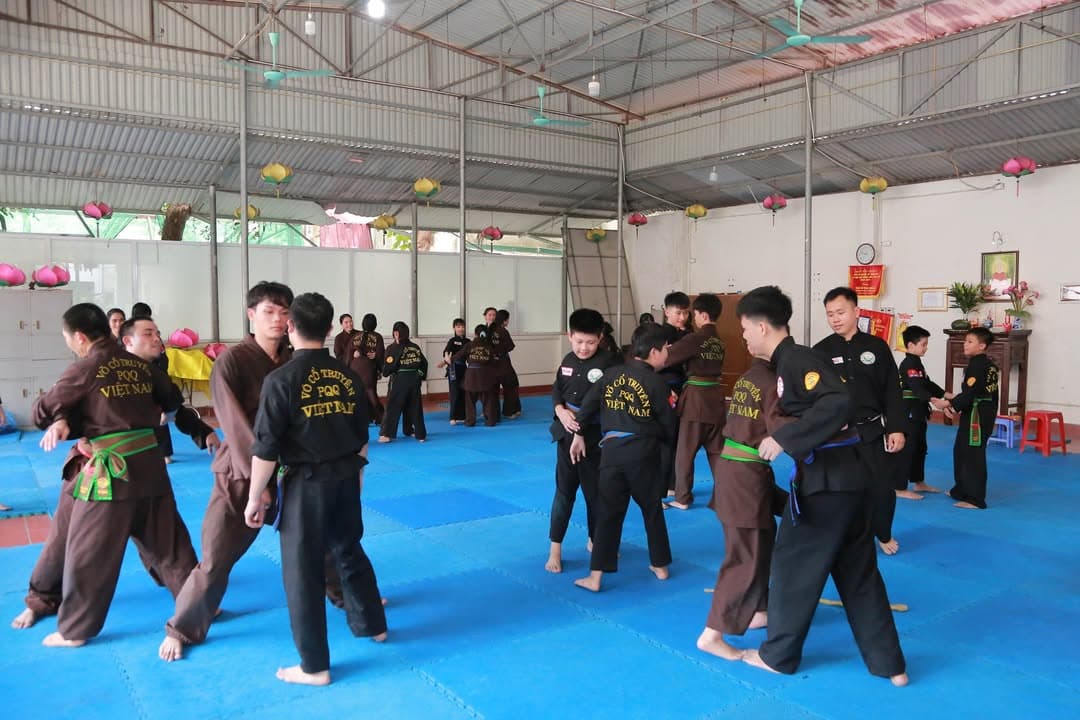 THÉP ĐÃ TÔI TRONG LỬA ĐỎ GIỮA NGÀY NẮNG HÈ - BUỔI TẬP HUẤN THÁNG 6 CỦA VÕ ĐƯỜNG THẮNG Q… — hình 41