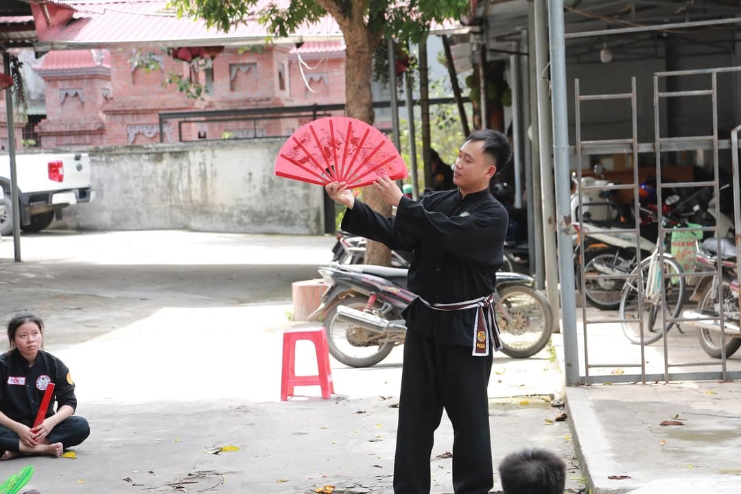 THÉP ĐÃ TÔI TRONG LỬA ĐỎ GIỮA NGÀY NẮNG HÈ - BUỔI TẬP HUẤN THÁNG 6 CỦA VÕ ĐƯỜNG THẮNG Q… — hình 51