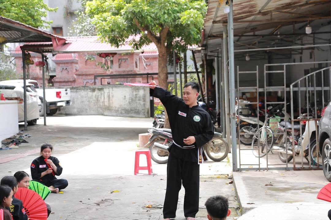 THÉP ĐÃ TÔI TRONG LỬA ĐỎ GIỮA NGÀY NẮNG HÈ - BUỔI TẬP HUẤN THÁNG 6 CỦA VÕ ĐƯỜNG THẮNG Q… — hình 57