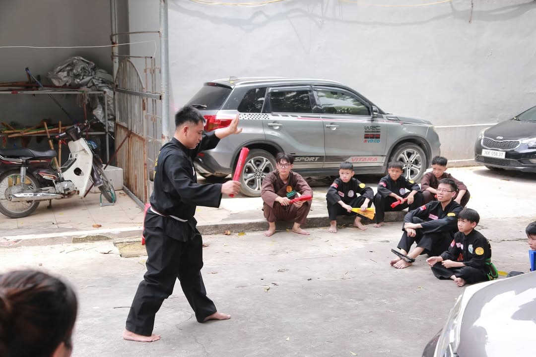 THÉP ĐÃ TÔI TRONG LỬA ĐỎ GIỮA NGÀY NẮNG HÈ - BUỔI TẬP HUẤN THÁNG 6 CỦA VÕ ĐƯỜNG THẮNG Q… — hình 59