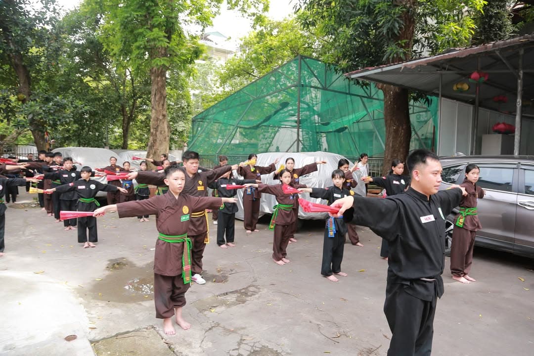 THÉP ĐÃ TÔI TRONG LỬA ĐỎ GIỮA NGÀY NẮNG HÈ - BUỔI TẬP HUẤN THÁNG 6 CỦA VÕ ĐƯỜNG THẮNG Q… — hình 67