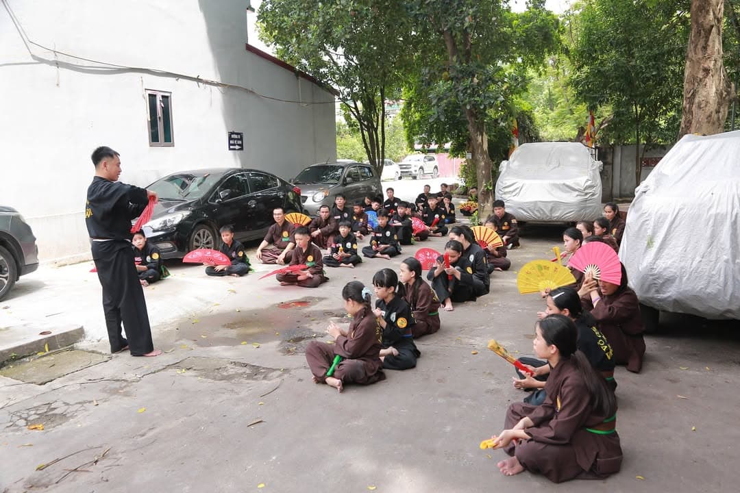 THÉP ĐÃ TÔI TRONG LỬA ĐỎ GIỮA NGÀY NẮNG HÈ - BUỔI TẬP HUẤN THÁNG 6 CỦA VÕ ĐƯỜNG THẮNG Q… — hình 73