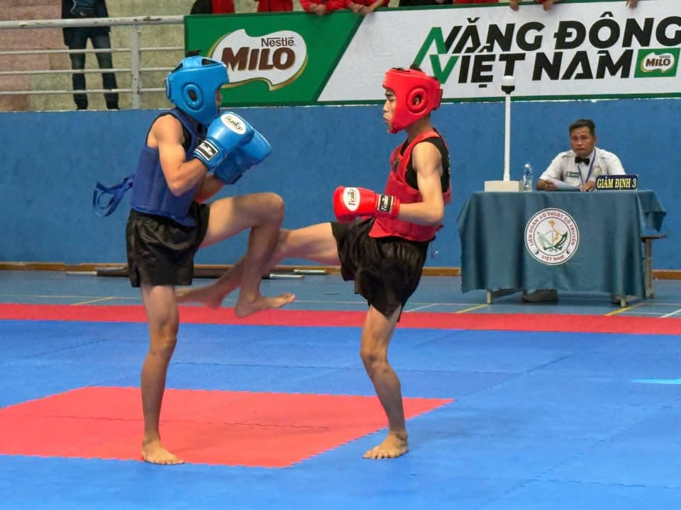 Một số hình ảnh thi đấu đối kháng Võ cổ truyền của các VĐV trong Giải thể thao học sinh… — hình 18