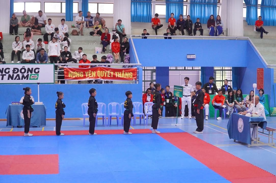 HÌNH ẢNH VÒNG CHUNG KẾT NỘI DUNG QUYỀN THUẬT - GIẢI THỂ THAO HỌC SINH PHỔ THÔNG TOÀN QU… — hình 12