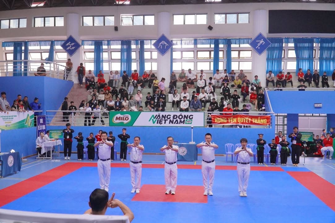 HÌNH ẢNH VÒNG CHUNG KẾT NỘI DUNG QUYỀN THUẬT - GIẢI THỂ THAO HỌC SINH PHỔ THÔNG TOÀN QU… — hình 19