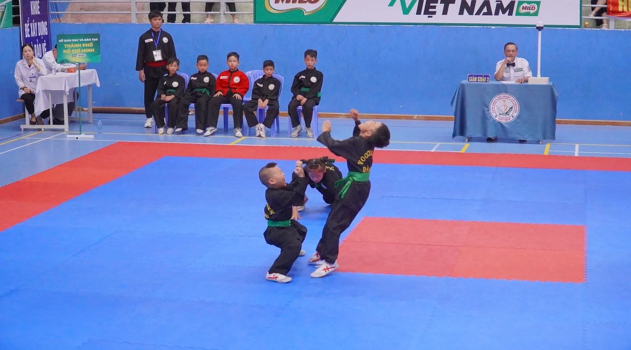 HÌNH ẢNH VÒNG CHUNG KẾT NỘI DUNG QUYỀN THUẬT - GIẢI THỂ THAO HỌC SINH PHỔ THÔNG TOÀN QU… — hình 35