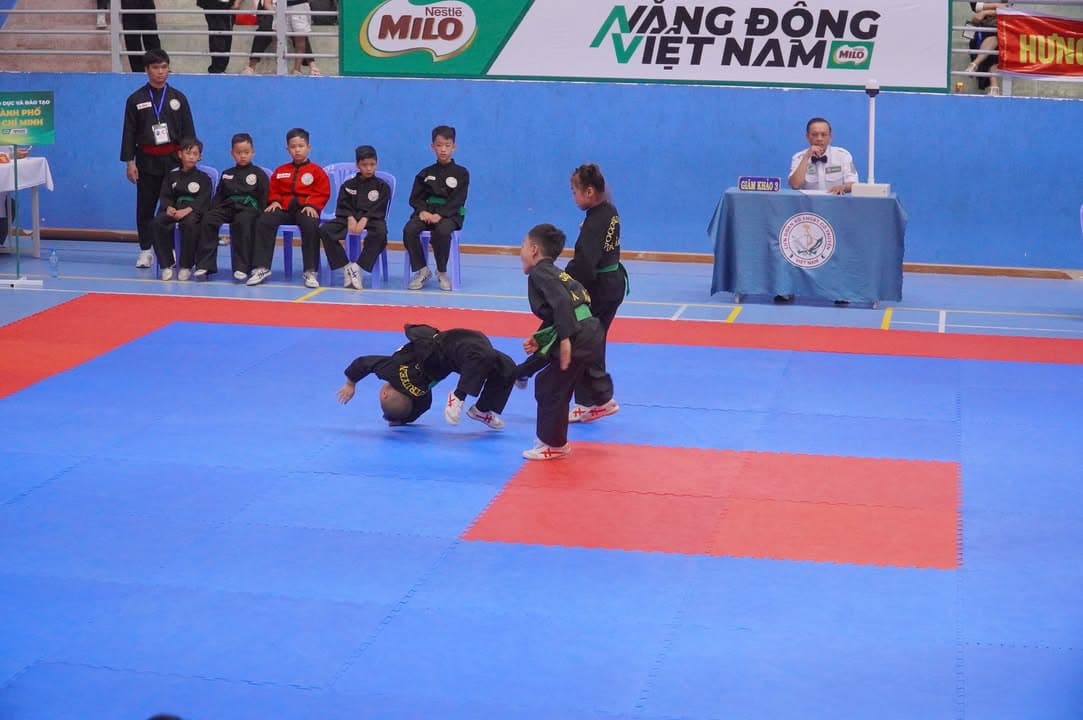 HÌNH ẢNH VÒNG CHUNG KẾT NỘI DUNG QUYỀN THUẬT - GIẢI THỂ THAO HỌC SINH PHỔ THÔNG TOÀN QU… — hình 43