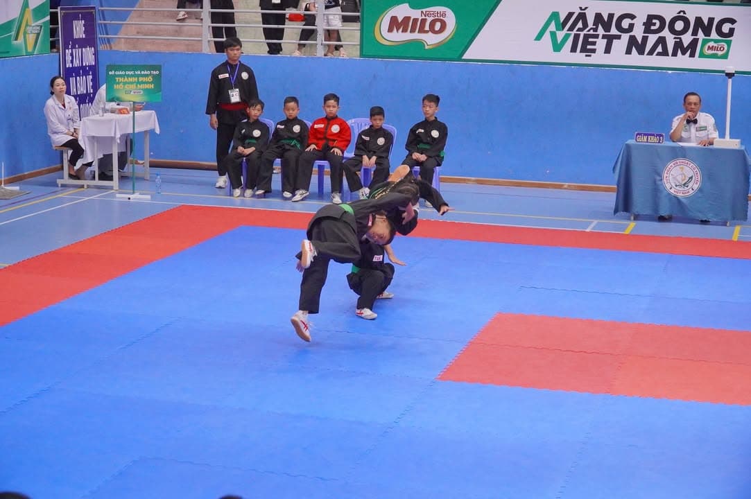 HÌNH ẢNH VÒNG CHUNG KẾT NỘI DUNG QUYỀN THUẬT - GIẢI THỂ THAO HỌC SINH PHỔ THÔNG TOÀN QU… — hình 44