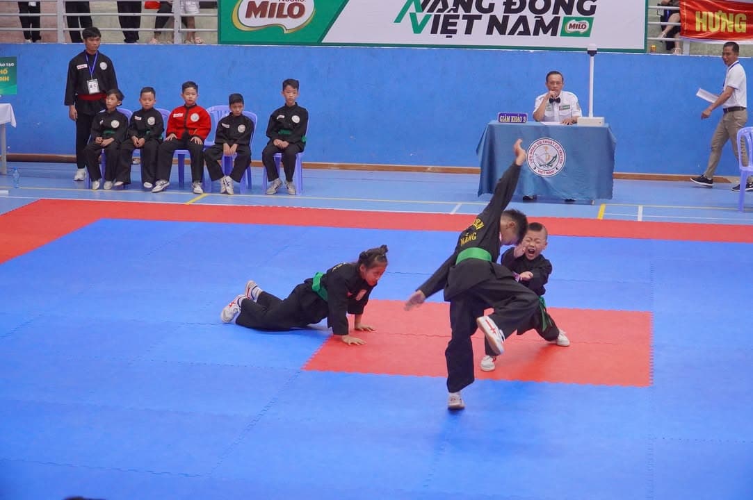 HÌNH ẢNH VÒNG CHUNG KẾT NỘI DUNG QUYỀN THUẬT - GIẢI THỂ THAO HỌC SINH PHỔ THÔNG TOÀN QU… — hình 47